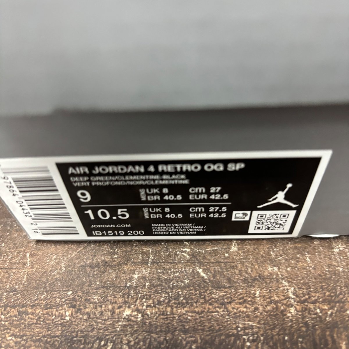 Jordan 4 Retro OG SP Undefeated (2025) Size 9 (Pre-Owned) - aux