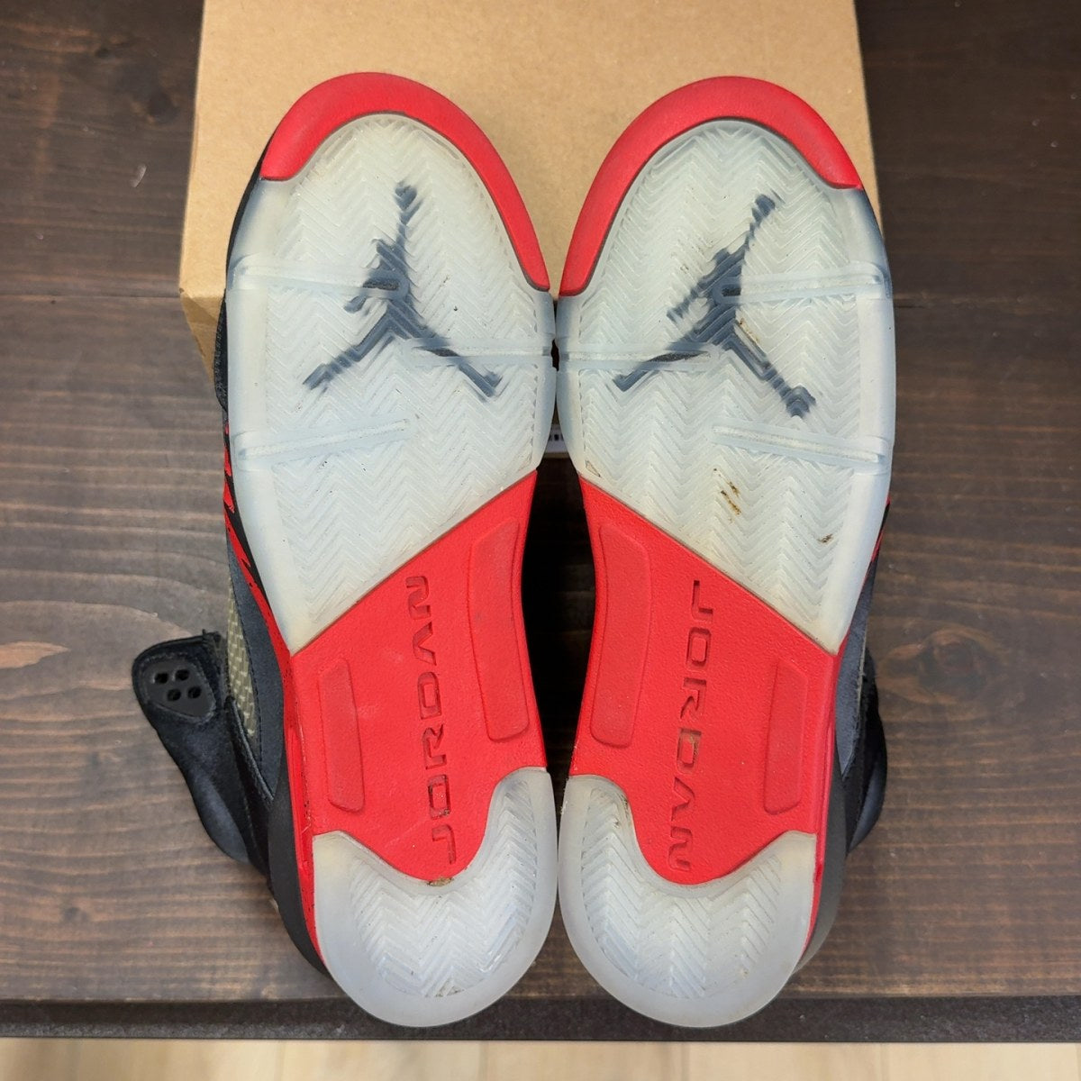 Jordan 5 Retro Satin Bred (GS) Size 7Y (Pre-Owned) - Image 8