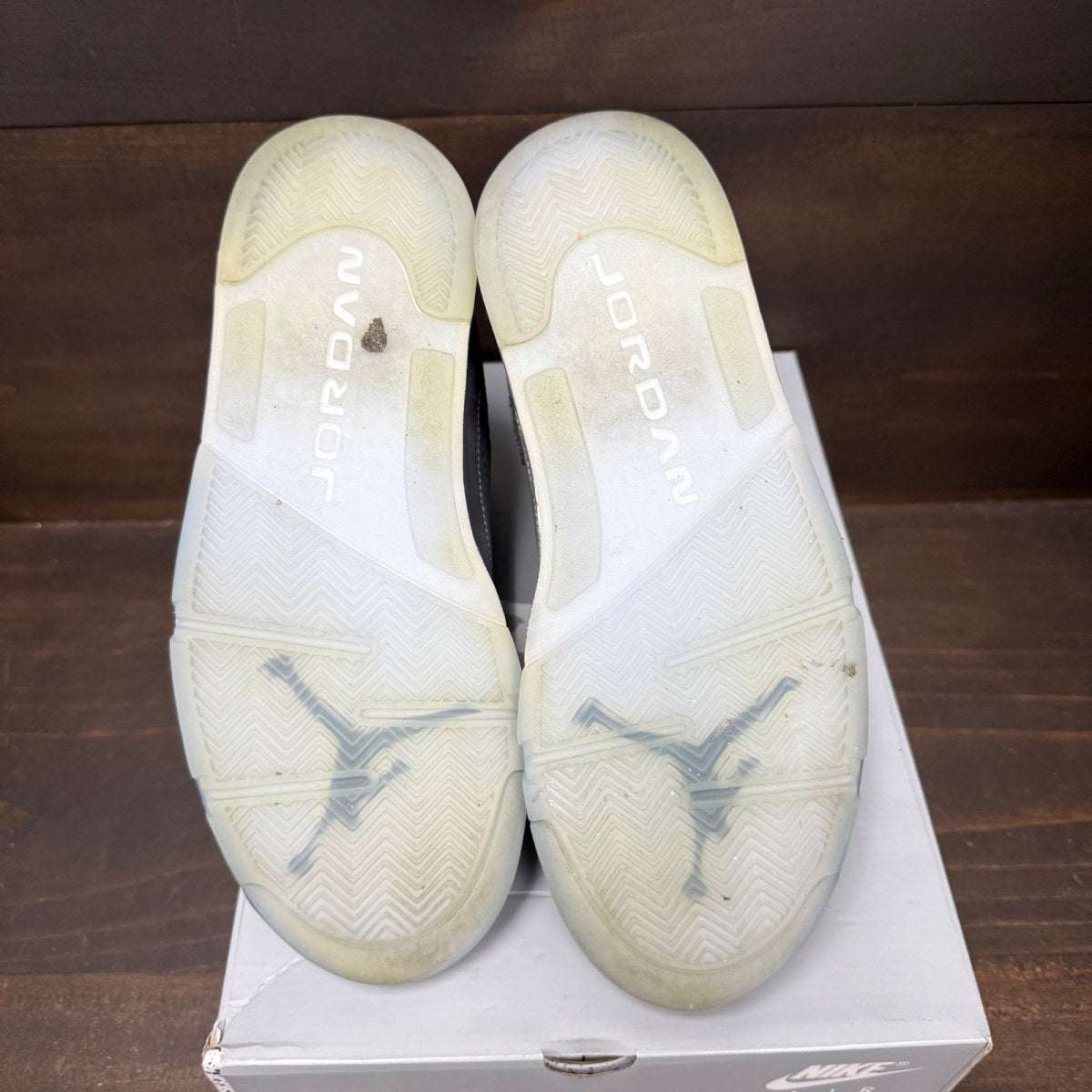 Jordan 5 Retro Wolf Grey (2026) Size 9 (Pre-Owned)