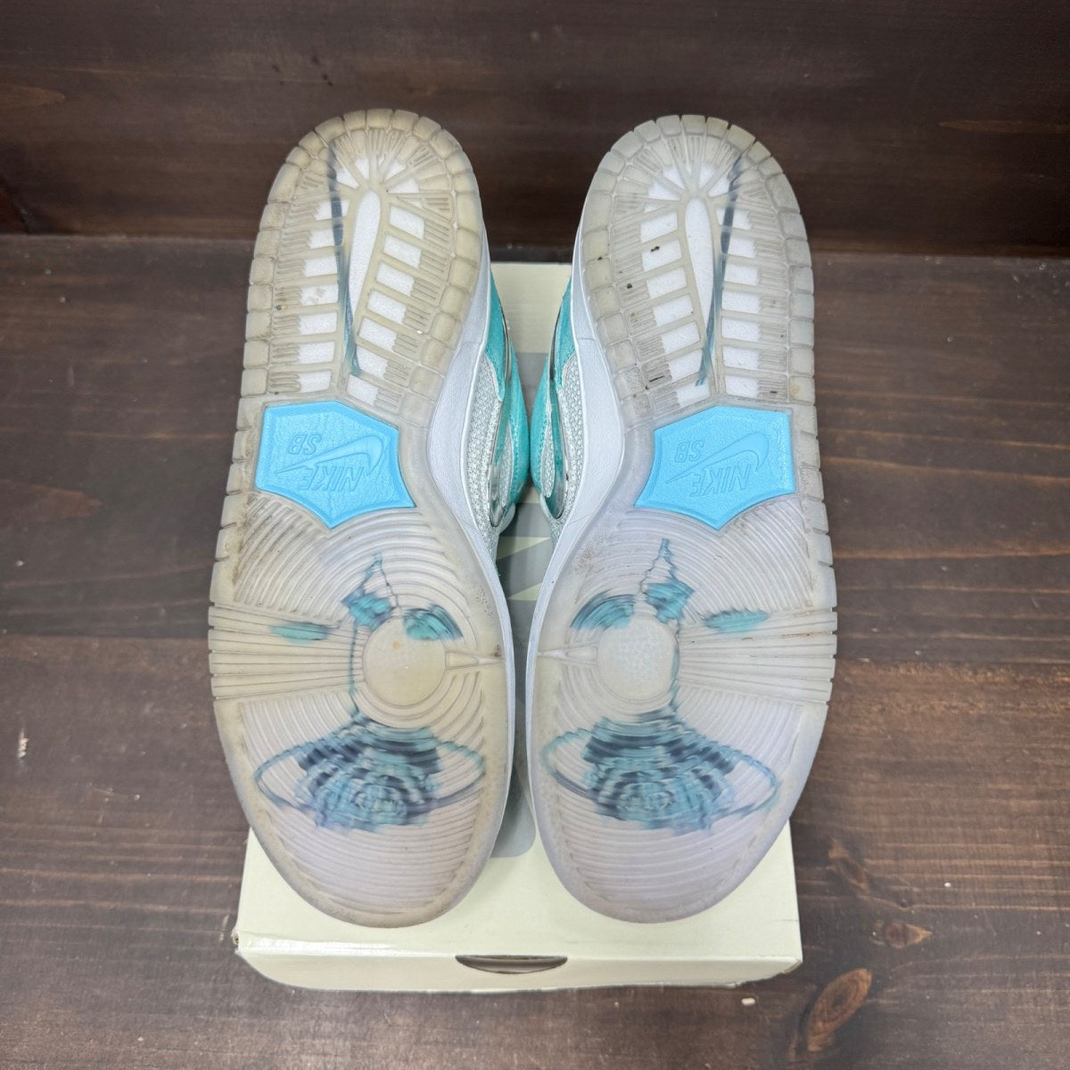 Nike SB Dunk Low April Skateboards - Image 6
