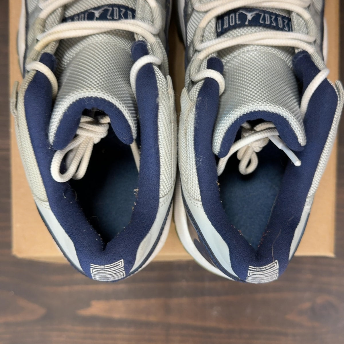 Jordan 11 Retro Low Georgetown (GS) Size 6Y (Pre-Owned) - Image 6