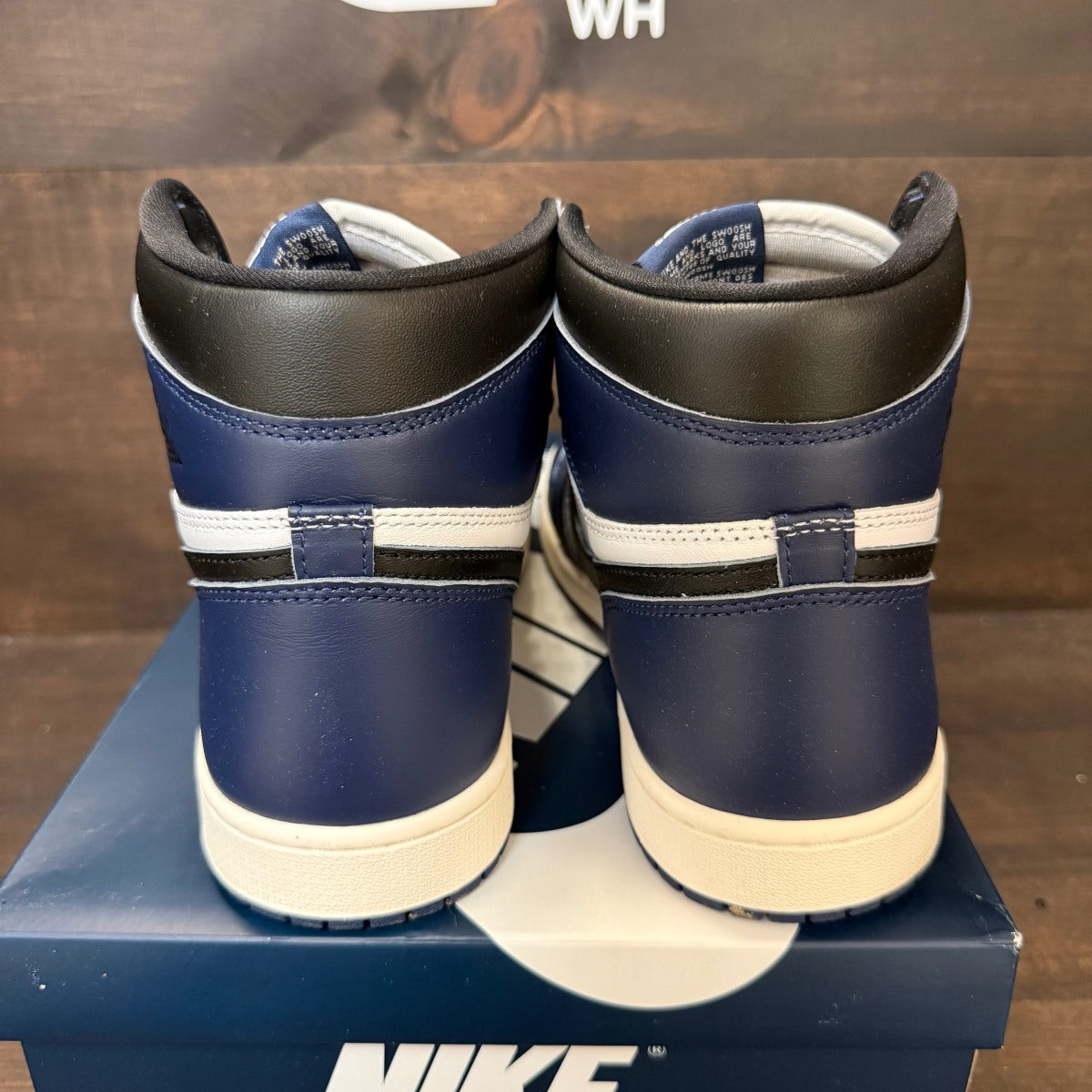 Jordan 1 Retro High OG Midnight Navy - Image 3