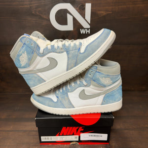 Jordan 1 Retro High OG Hyper Royal - Image 1