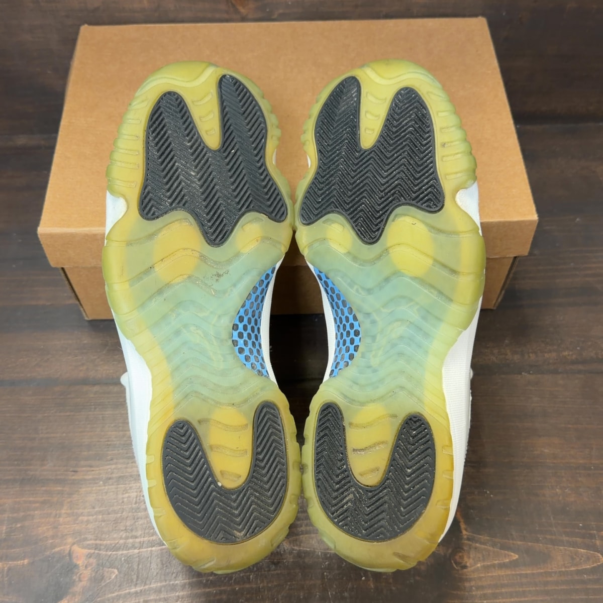 Jordan 11 Retro Legend Blue (2014) Size 12 (Pre-Owned) - Image 6