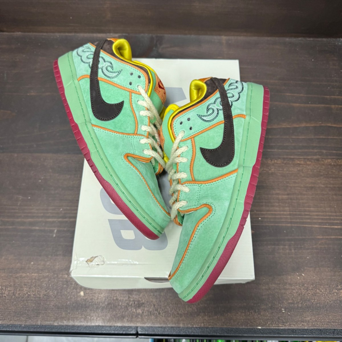 Nike SB Dunk Low Rodeo Tourmaline - Image 2