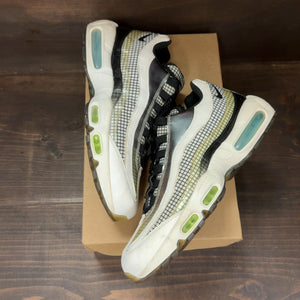 Nike Air Max 95 LV8 White Size 11 (Pre-Owned) - Image 2
