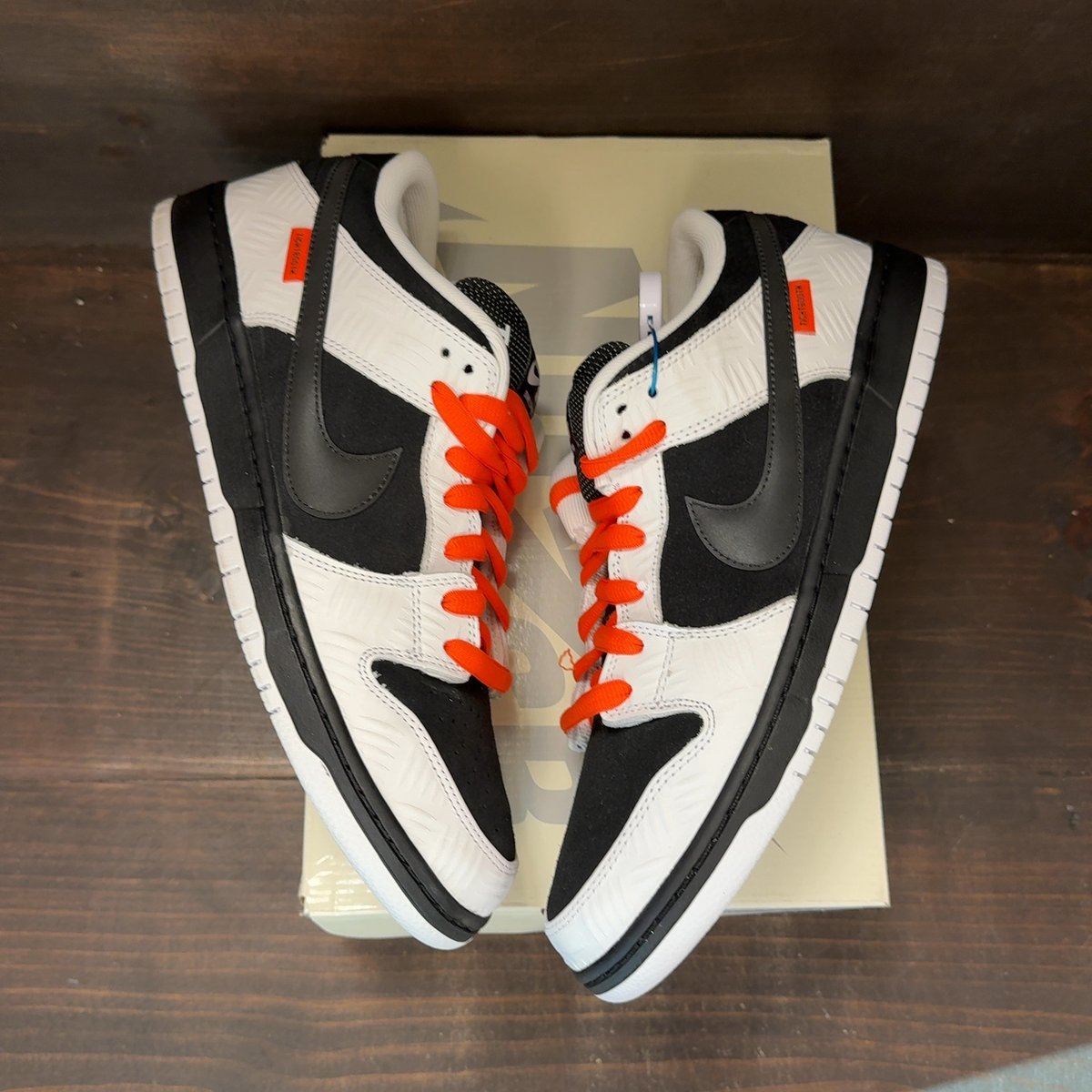 Nike SB Dunk Low TIGHTBOOTH Size 12 (Pre-Owned) - back