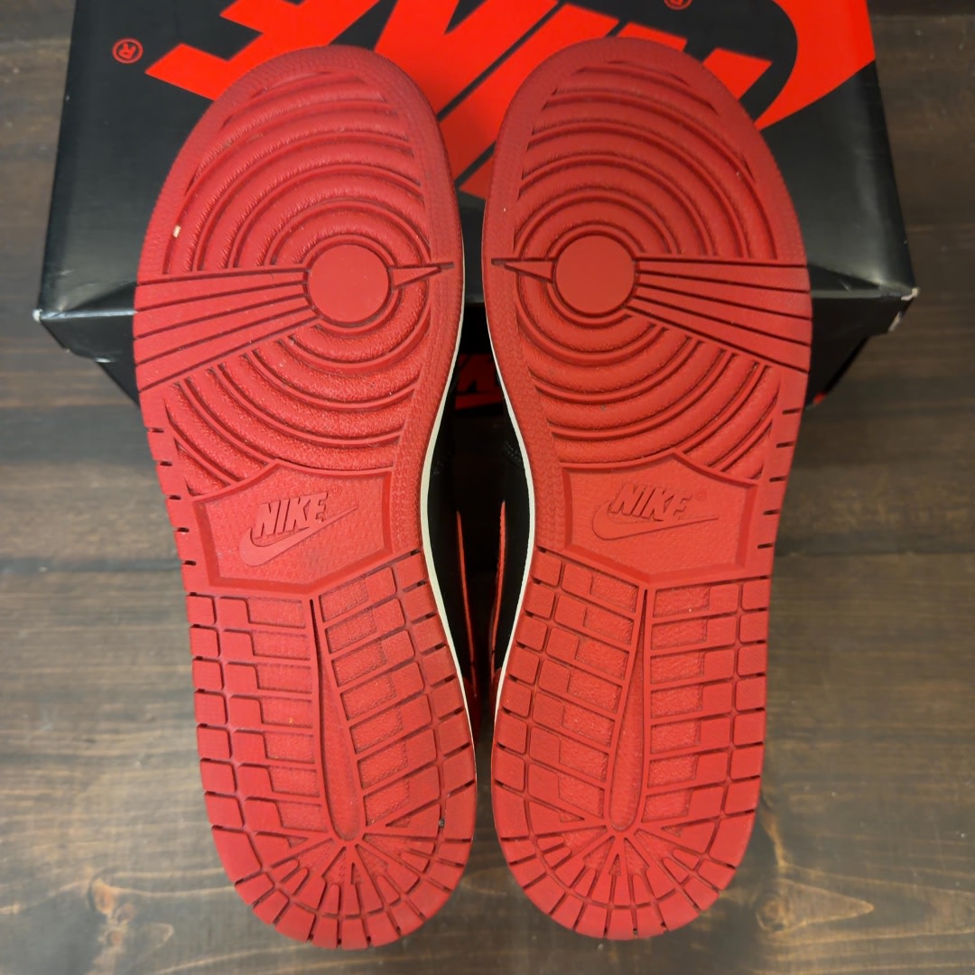Jordan 1 Retro Bred Banned (2016) (GS) Size 6.5Y (Pre-Owned)