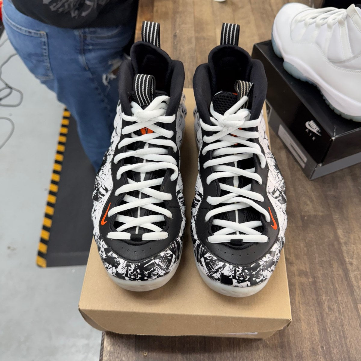 Nike Air Foamposite One Shattered Backboard Size 9.5 (Pre-Owned) - Image 2