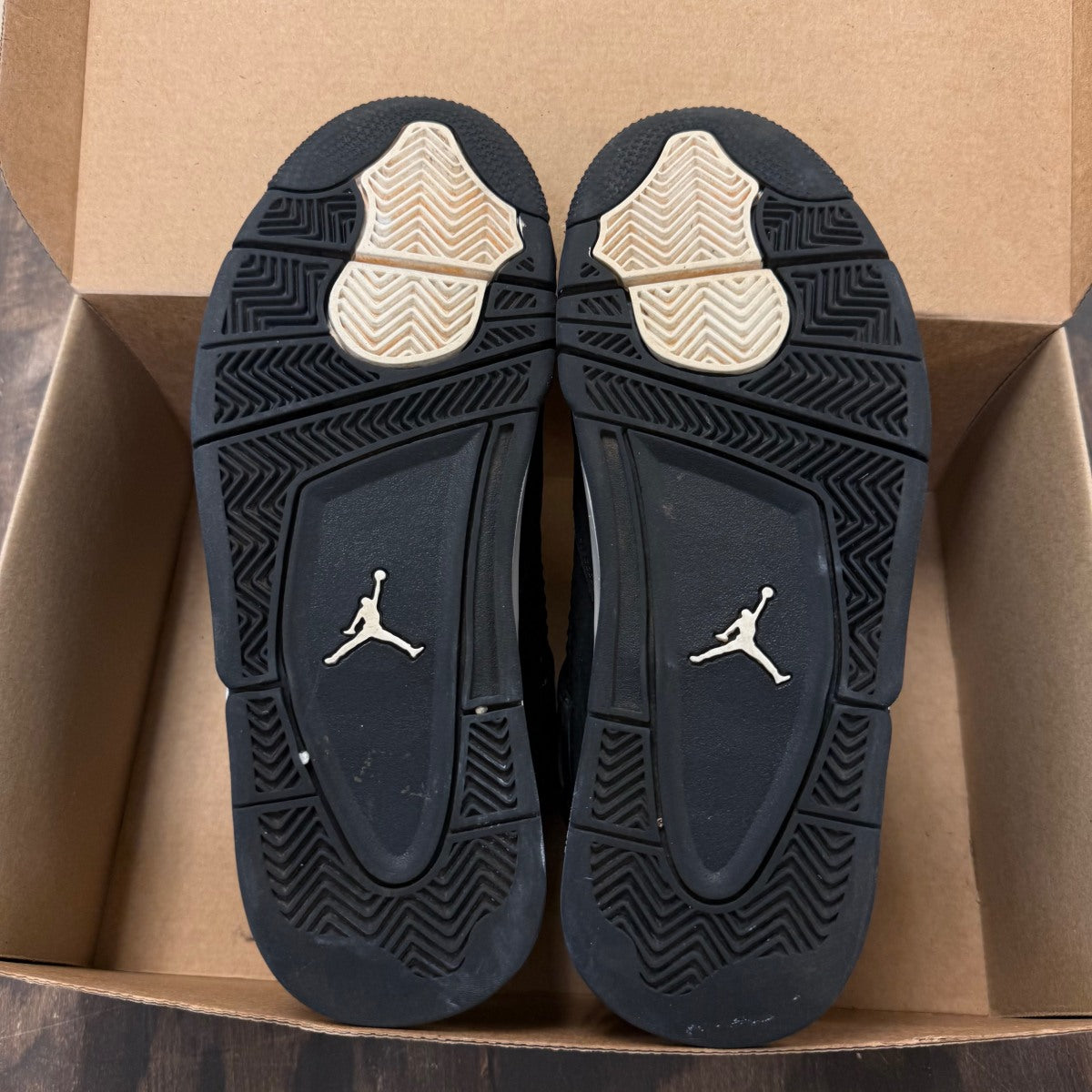 Jordan 4 Retro White Thunder Size 7.5 (Pre-Owned) - Image 5