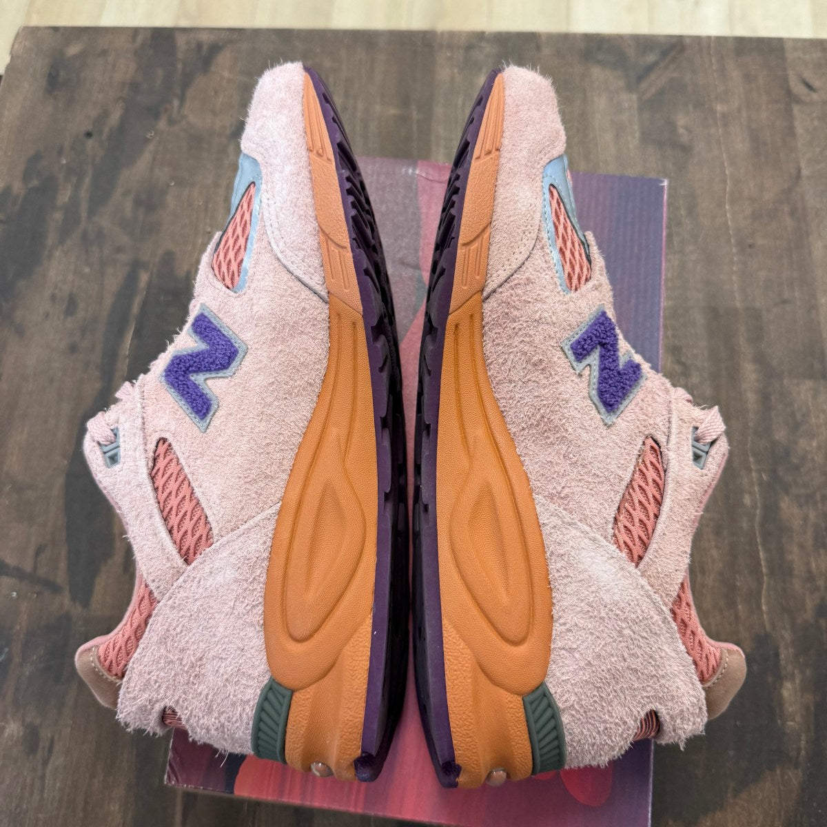 New Balance 990v2 Salehe Bembury Sand Be The Time Size 9.5 (Pre-Owned) - Image 5