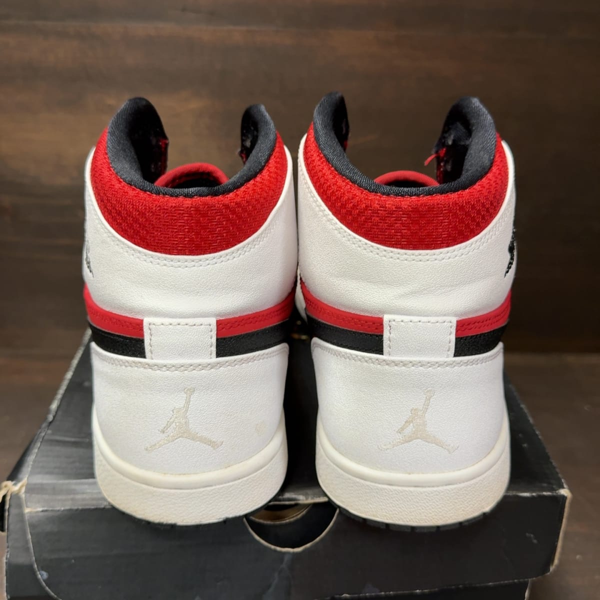 Jordan 1 Retro Blake Griffin PE Size 8.5 (Pre-Owned) - aux