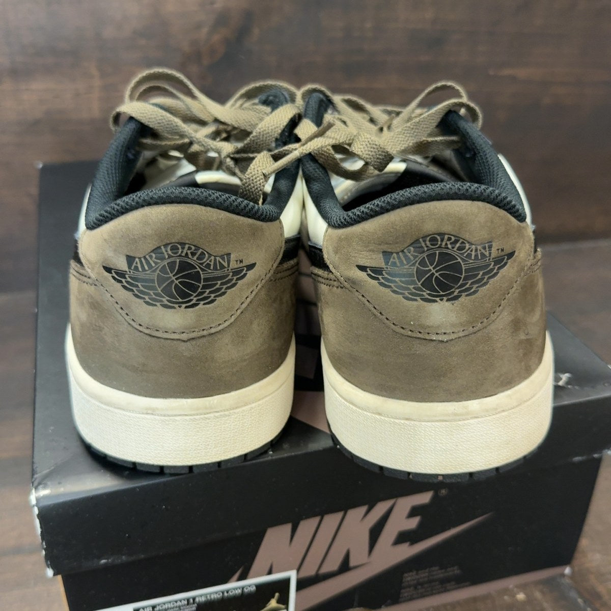 Jordan 1 Retro Low OG Mocha Size 12 (Pre-Owned)