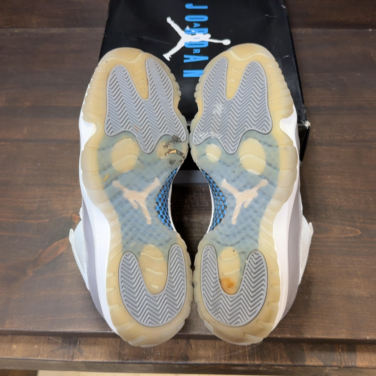 Jordan 11 Retro Low Cement Grey - Image 8