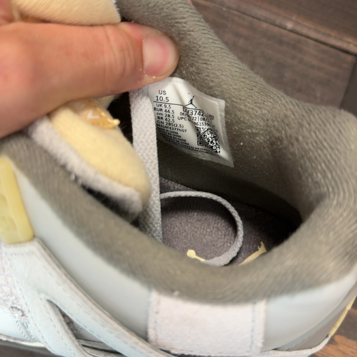 Jordan 4 Retro SE Craft Photon Dust - Image 7