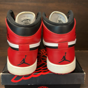 Jordan 1 Retro Chicago (2013) Size 9.5 (Pre-Owned) - Image 5