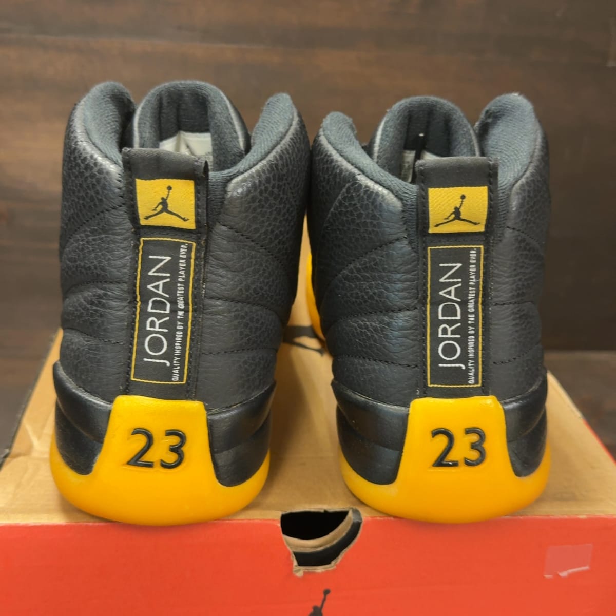 Jordan 12 Retro Black University Gold Size 10.5 (Pre-Owned) - aux