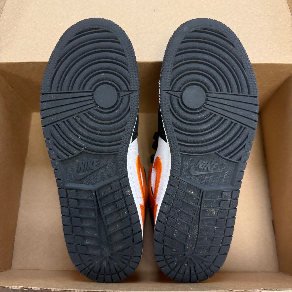 Jordan 1 Mid Shattered Backboard (GS) Size 5Y (Pre-Owned) - Image 3