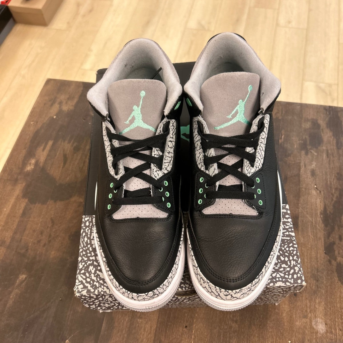 Jordan 3 Retro Green Glow Size 13 (Pre-Owned) - Image 2