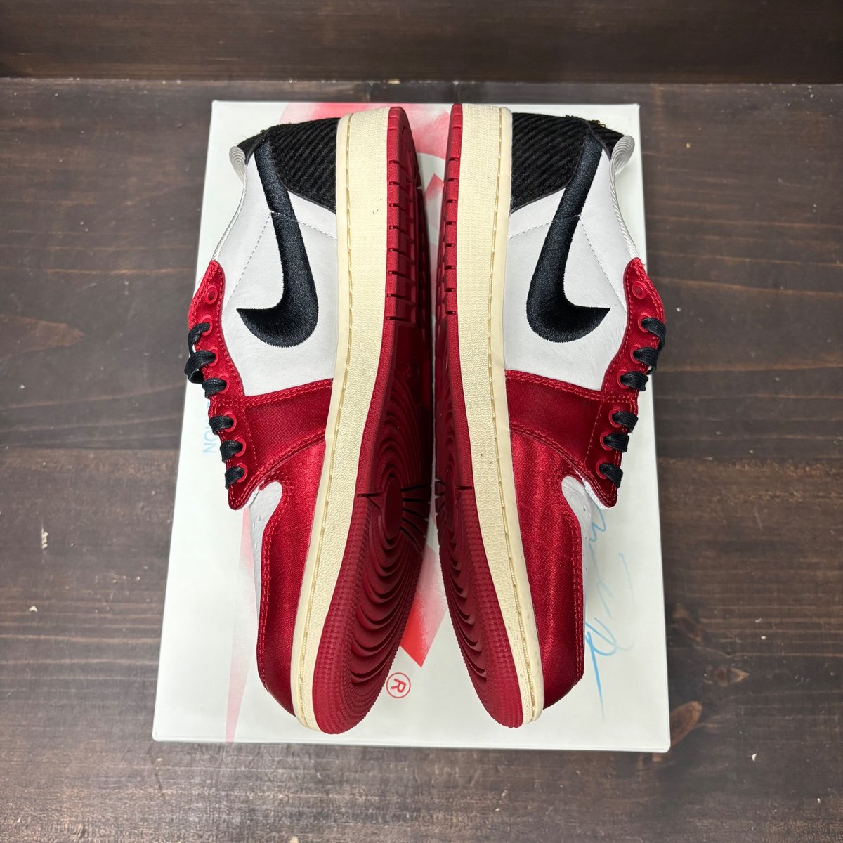Jordan 1 Retro Low OG Trophy Room Rookie Card Away Size 10 (Pre-Owned) - tag