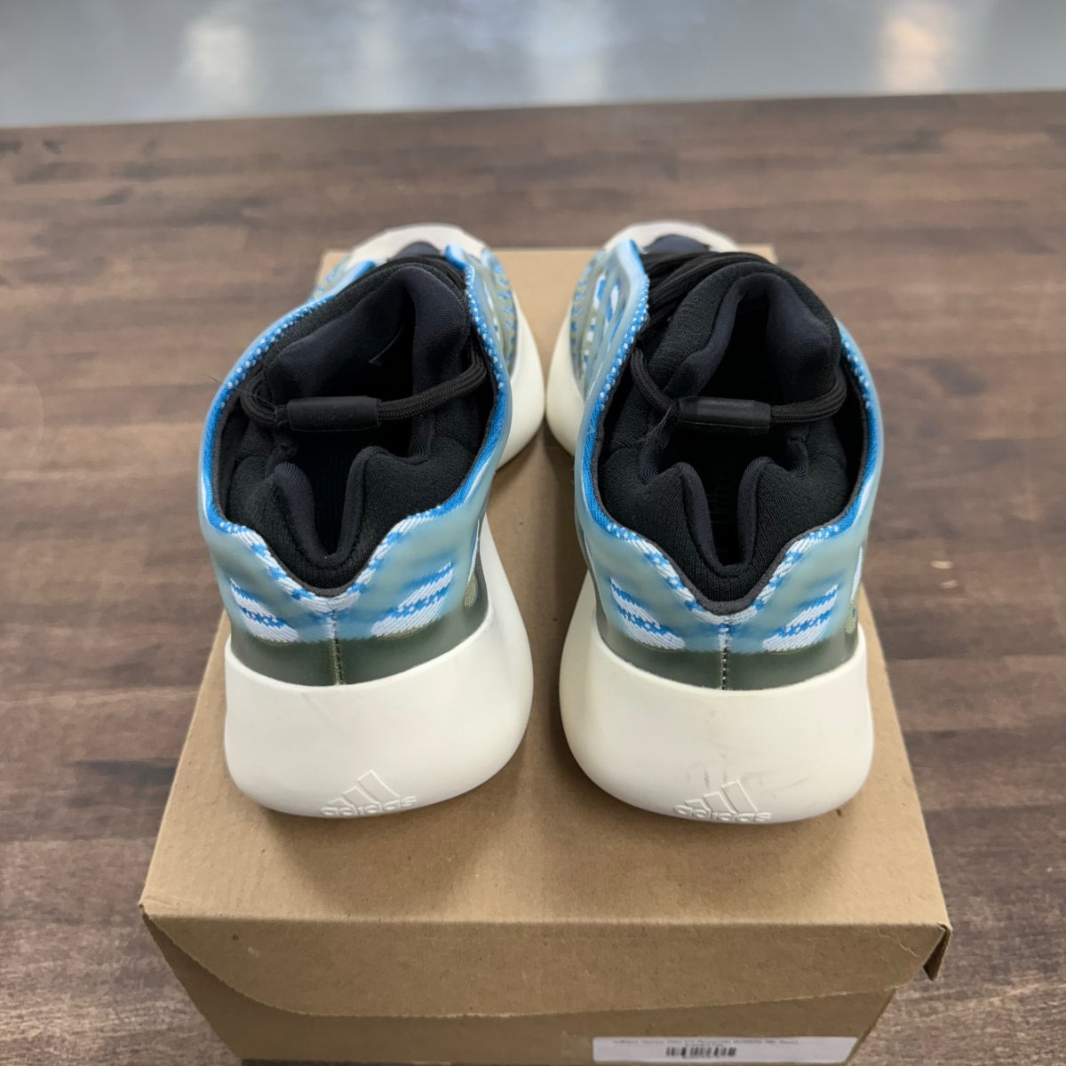 adidas Yeezy 700 V3 Arzareth Size 9.5 (Pre-Owned) - Image 4