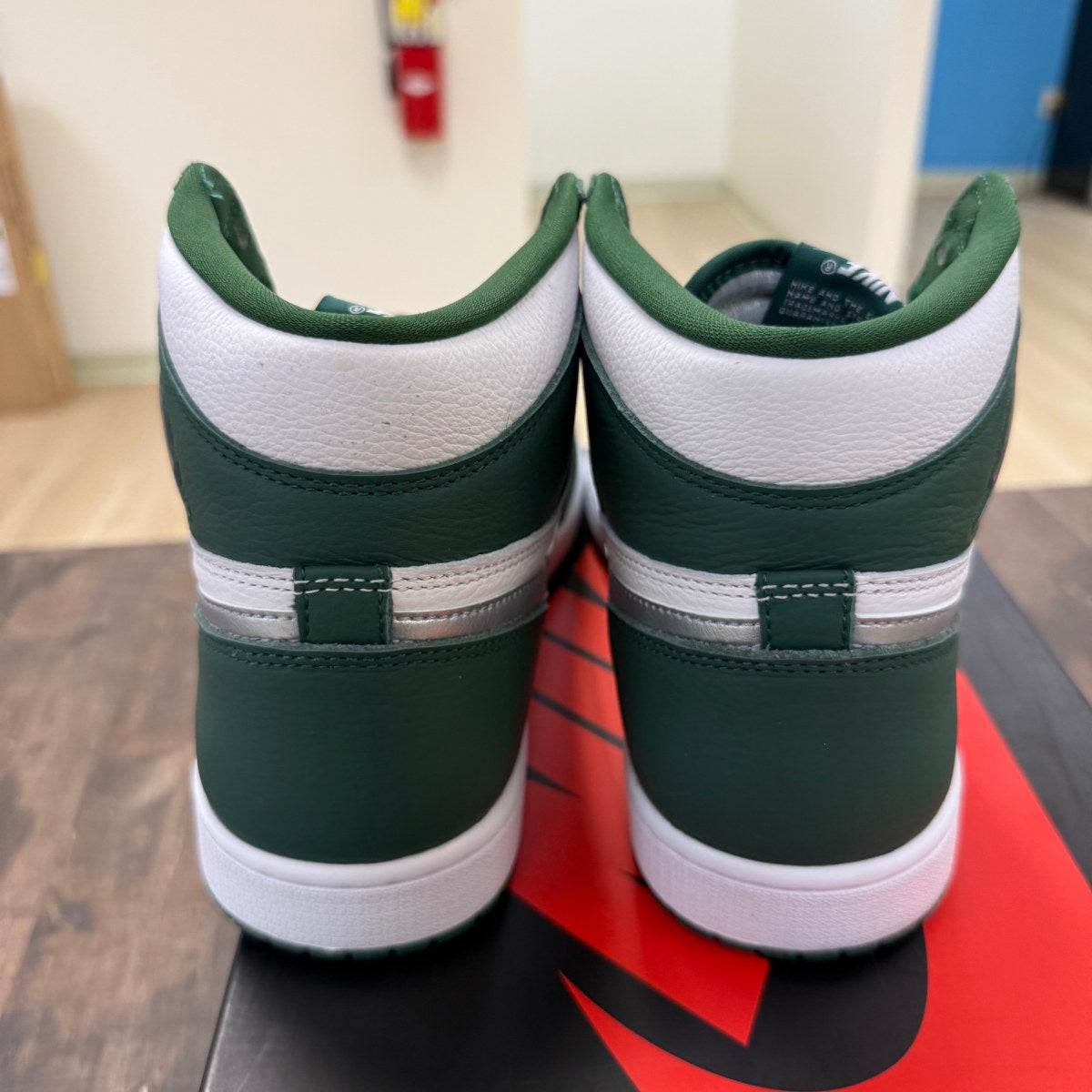 Jordan 1 Retro High OG Gorge Green - Image 3