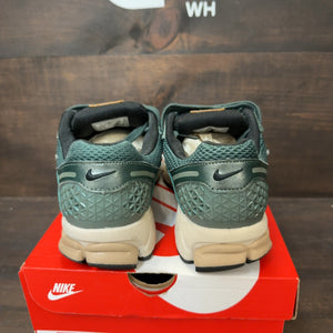 Nike Zoom Vomero 5 Vintage Green Light Orewood Brown Hemp Chrome (Women's) Size 9W (Pre-Owned)