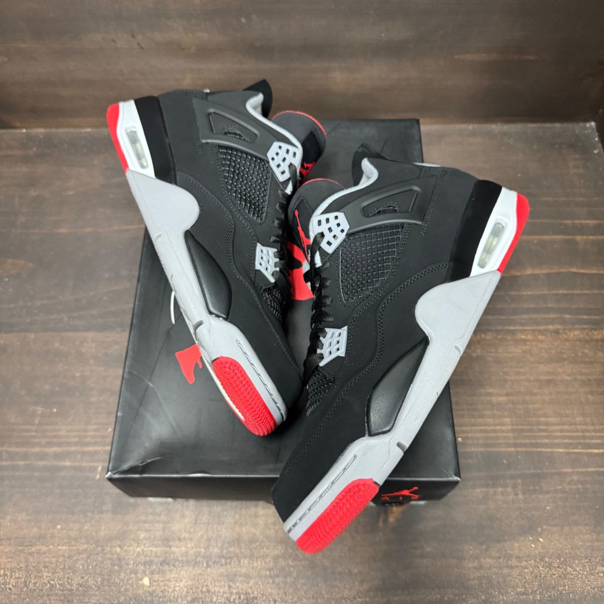 Jordan 4 Retro Bred (2019) - Image 2