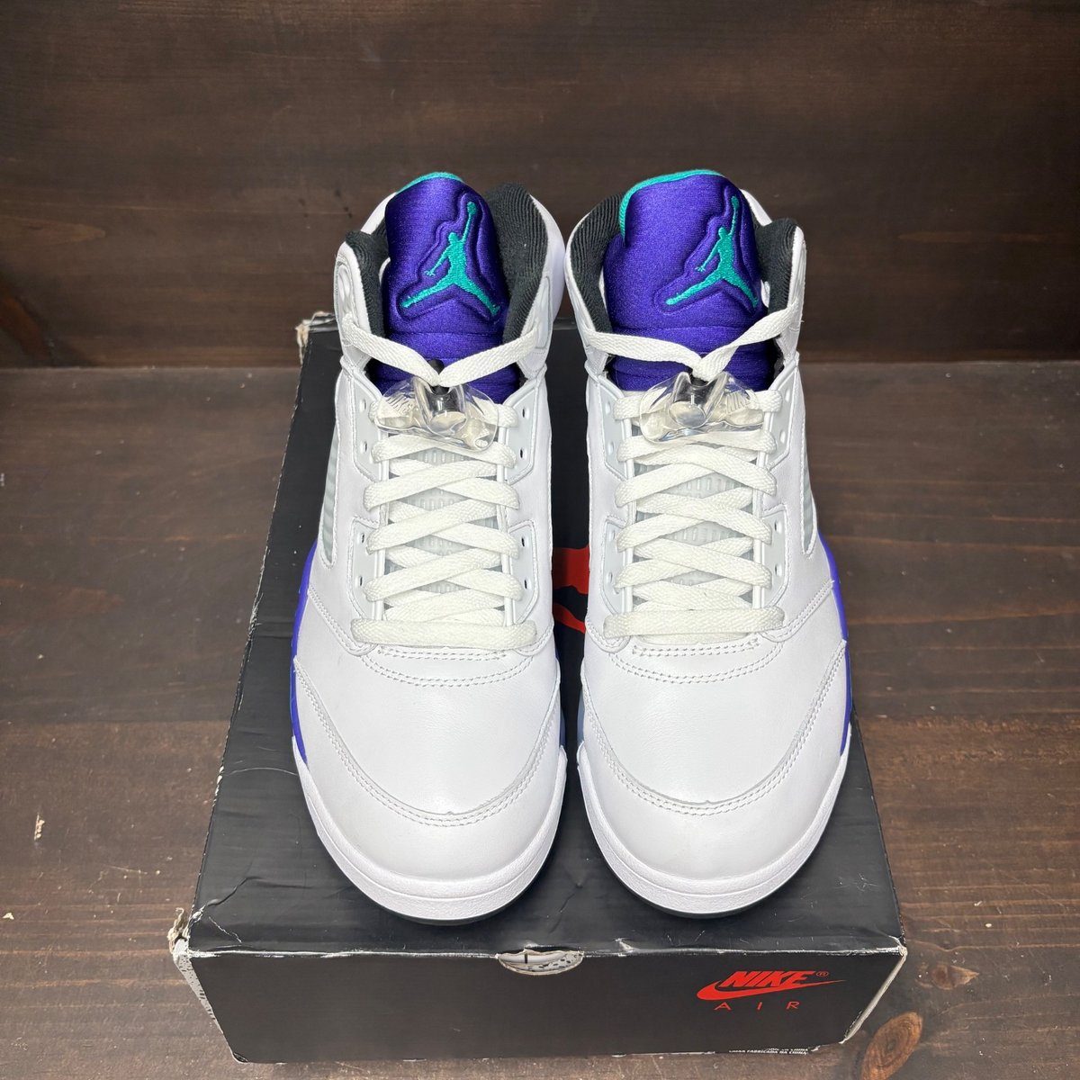 Jordan 5 Retro Grape (2025) Size 9 (Pre-Owned) - side