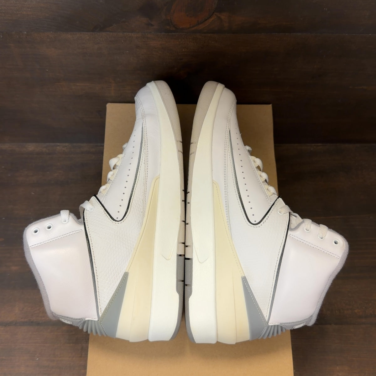 Jordan 2 Retro Cement Grey Size 9.5 (Pre-Owned) - Image 5