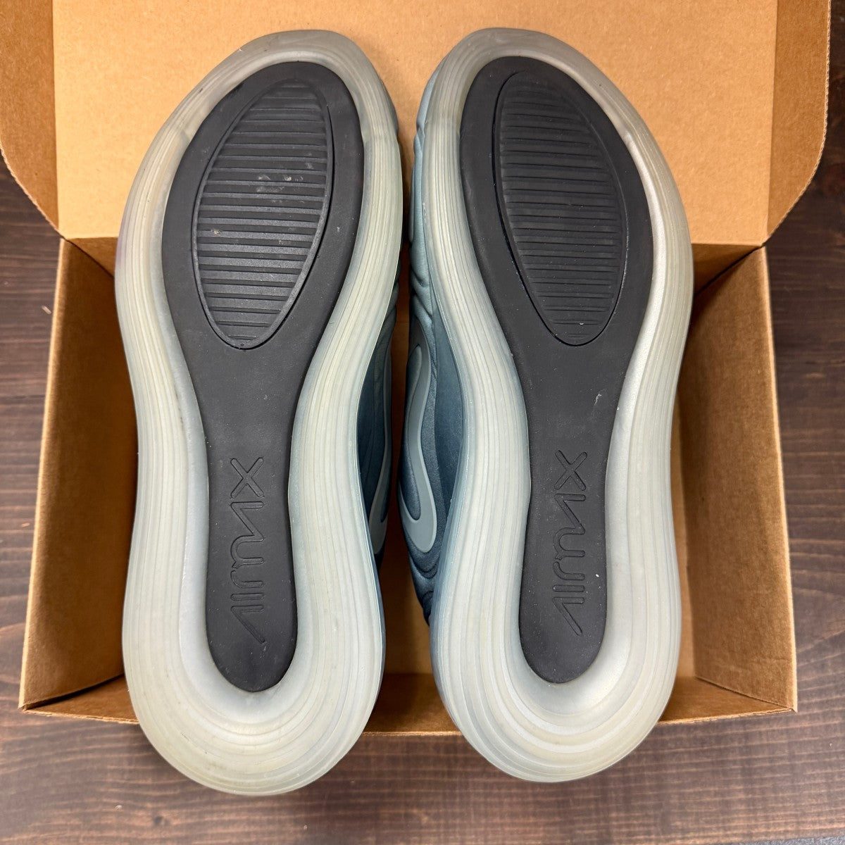 Nike Air Max 720 Carbon Grey Size 12 (Pre-Owned) - Image 7