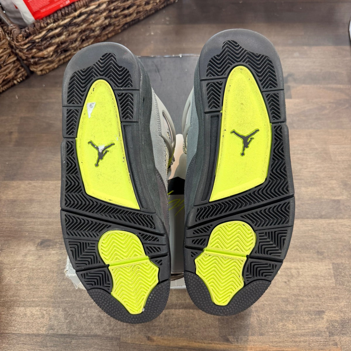 Jordan 4 Retro SE 95 Neon Size 11 (Pre-Owned) - Image 5