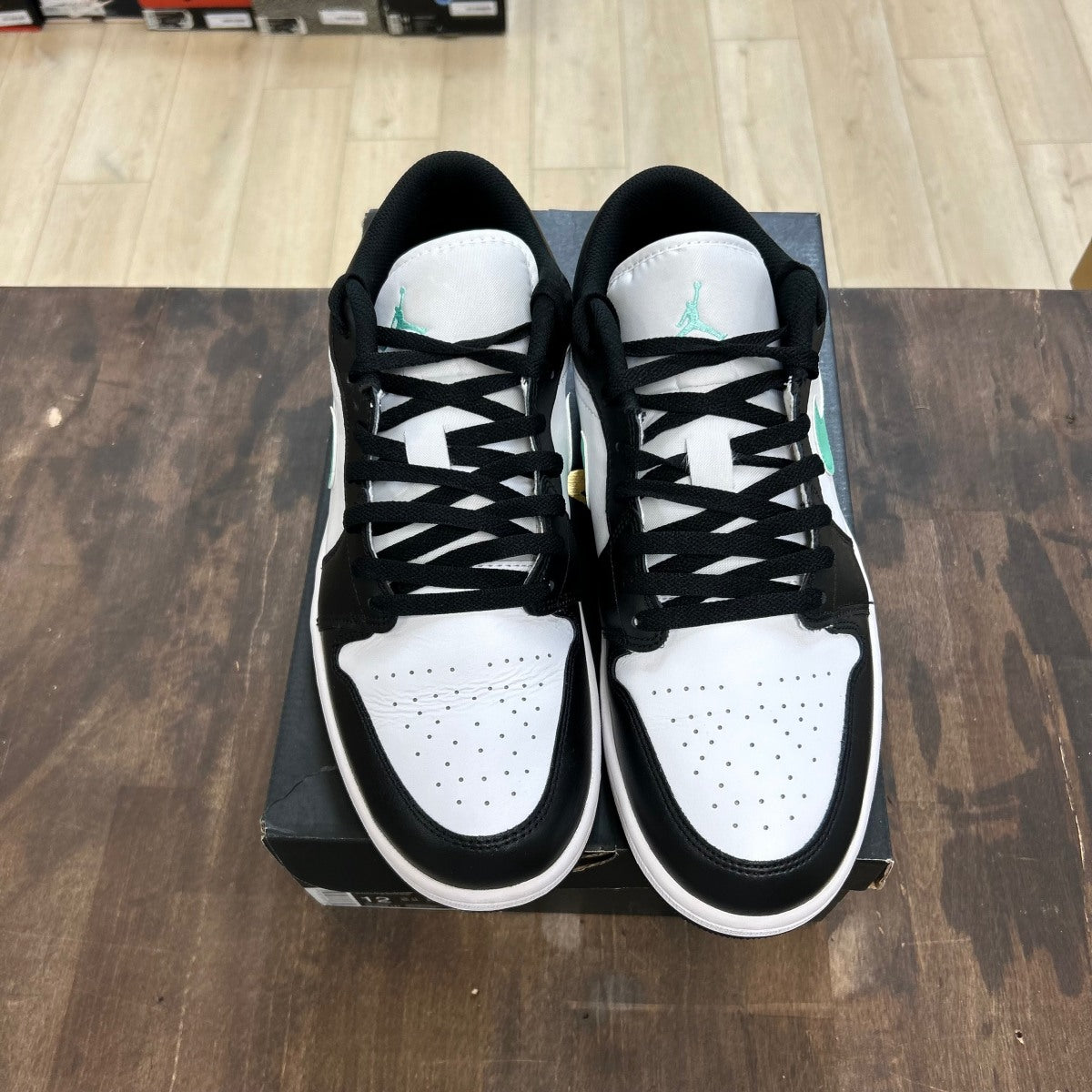 Jordan 1 Low Green Glow - Image 2