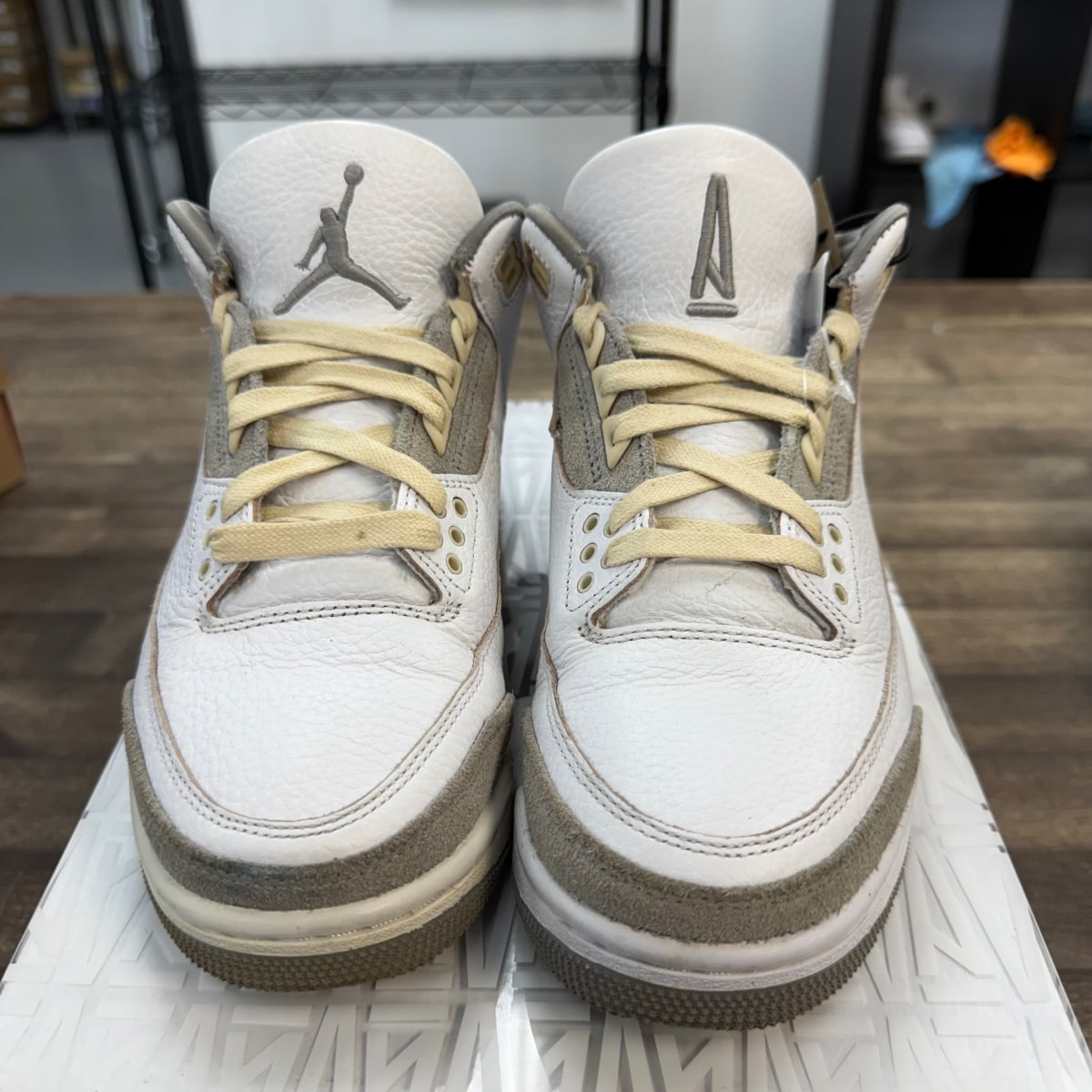Jordan 3 Retro SP A Ma Maniére (Women's) - Image 3