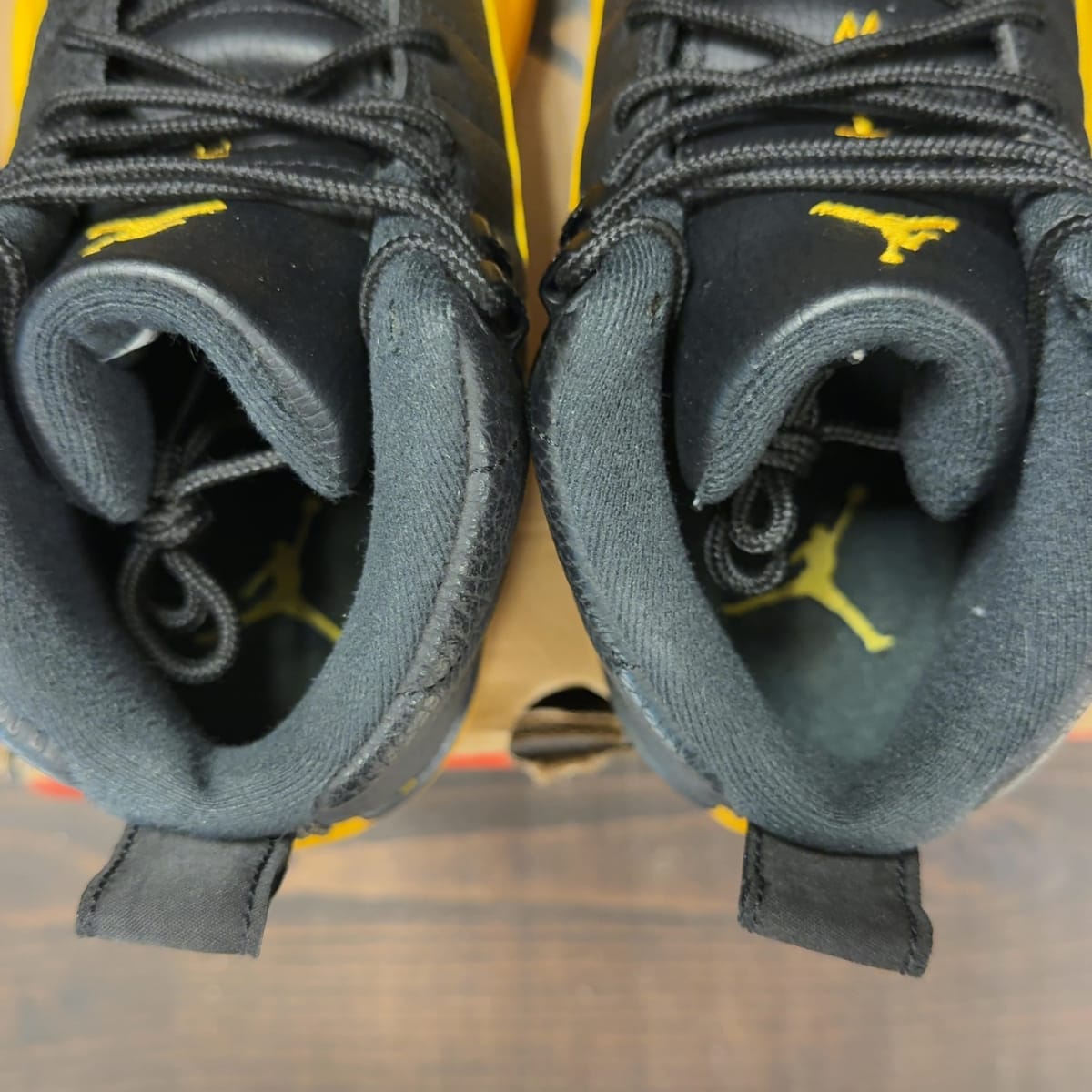 Jordan 12 Retro Black University Gold Size 10.5 (Pre-Owned) - aux