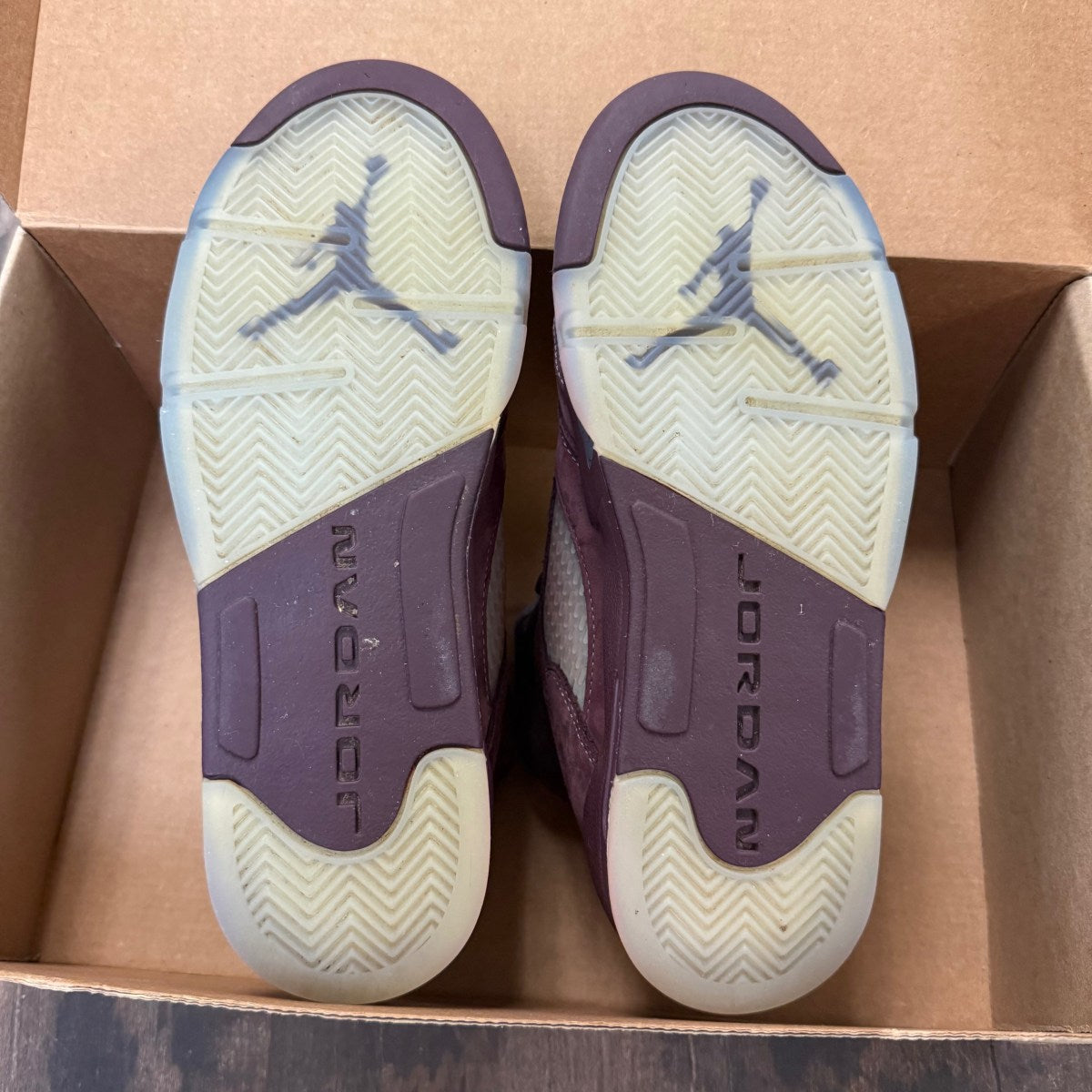 Jordan 5 Retro Burgundy (2023) (GS) Size 5.5Y (Pre-Owned) - Image 5