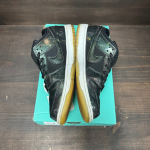 Nike SB Dunk Low 420 Intergalactic - Image 4