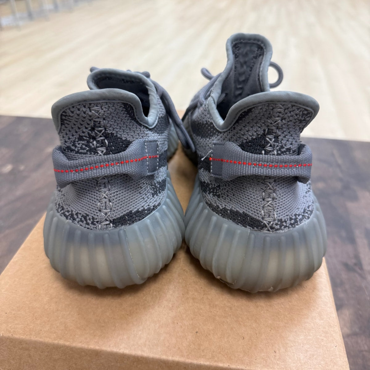 adidas Yeezy Boost 350 V2 Beluga 2.0 Size 9.5 (Pre-Owned) - Image 5
