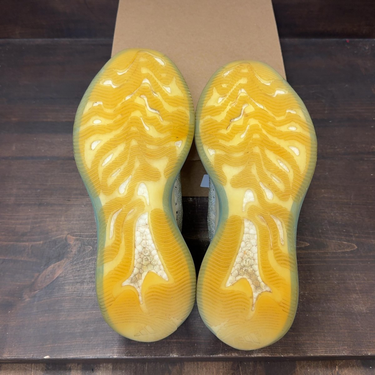 adidas Yeezy Boost 380 Alien Blue Size 11 (Pre-Owned) - Image 8