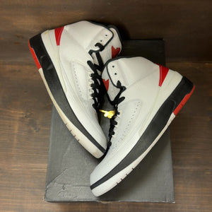 Jordan 2 Retro OG Chicago (2022) (GS) - Image 2