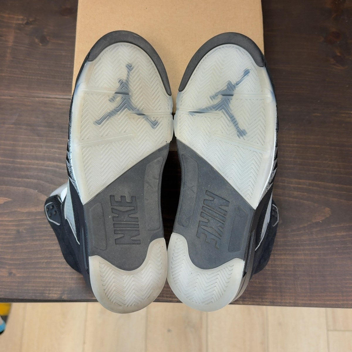 Jordan 5 Retro OG Black Metallic Reimagined Size 9 (Pre-Owned) - Image 8