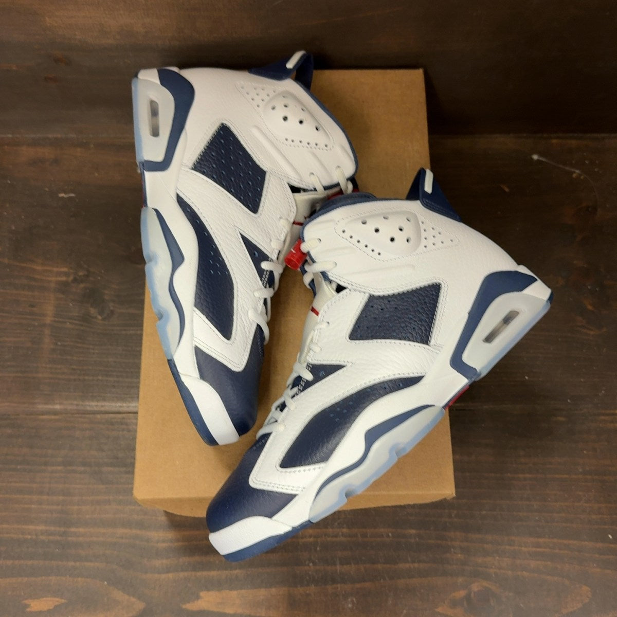 Jordan 6 Retro Midnight Navy (2022) Size 8.5 (Pre-Owned) - Image 2