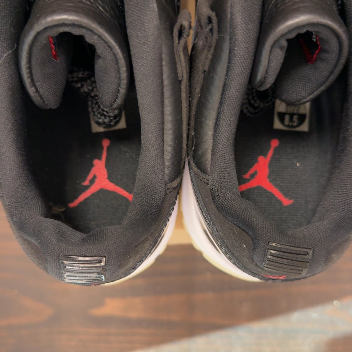 Jordan 11 Retro Low 72-10 Size 8.5 (Pre-Owned) - aux