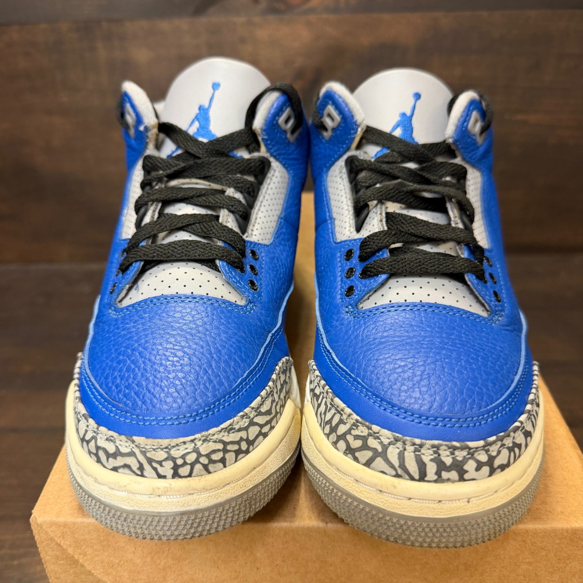 Jordan 3 Retro Varsity Royal Cement Size 7.5 (Pre-Owned) - Image 3