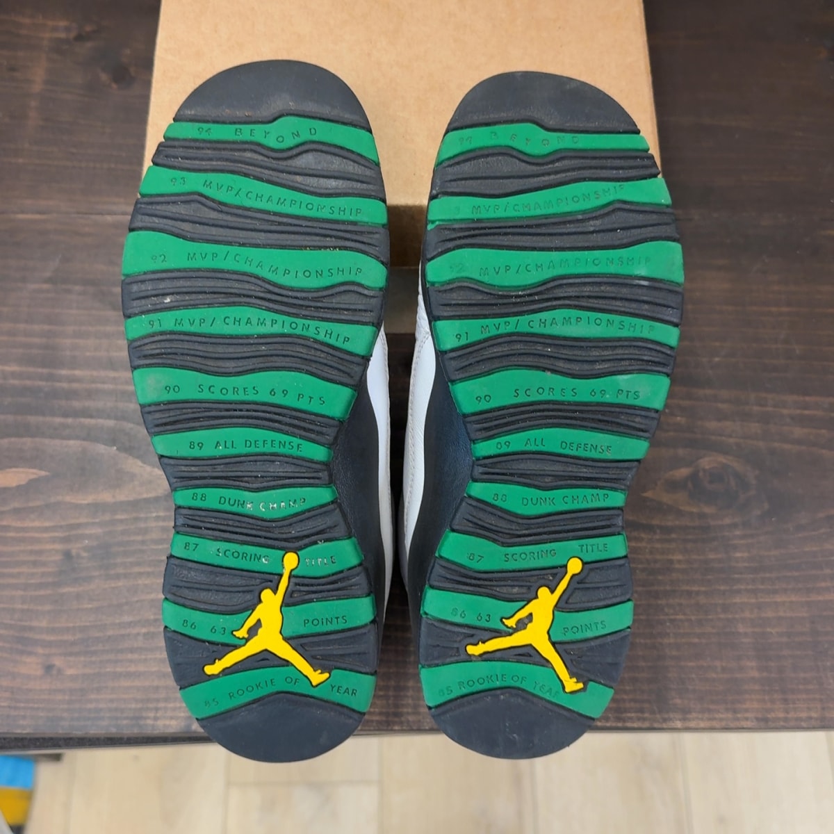 Jordan 10 Retro Seattle (GS) Size 7Y (Pre-Owned) - Image 8