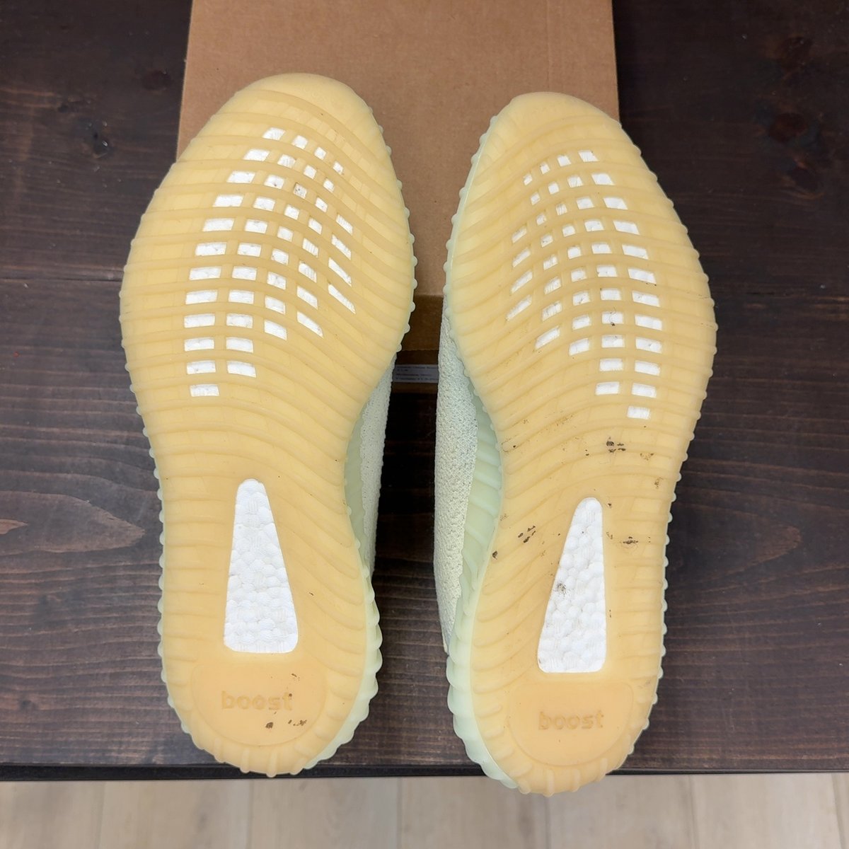adidas Yeezy Boost 350 V2 Butter Size 11.5 (Pre-Owned) - aux