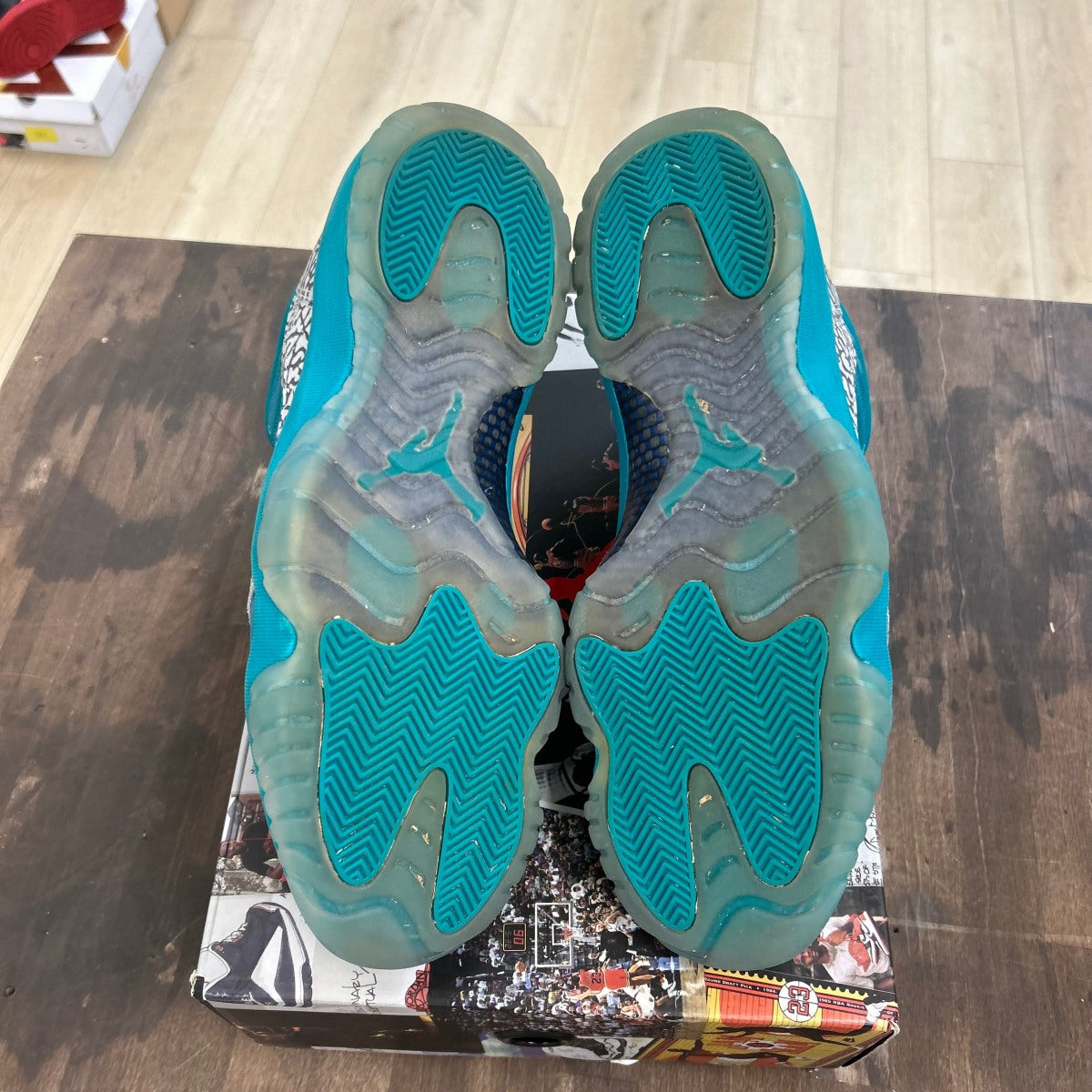 Jordan 11 Retro Low IE Rio Teal - Image 5