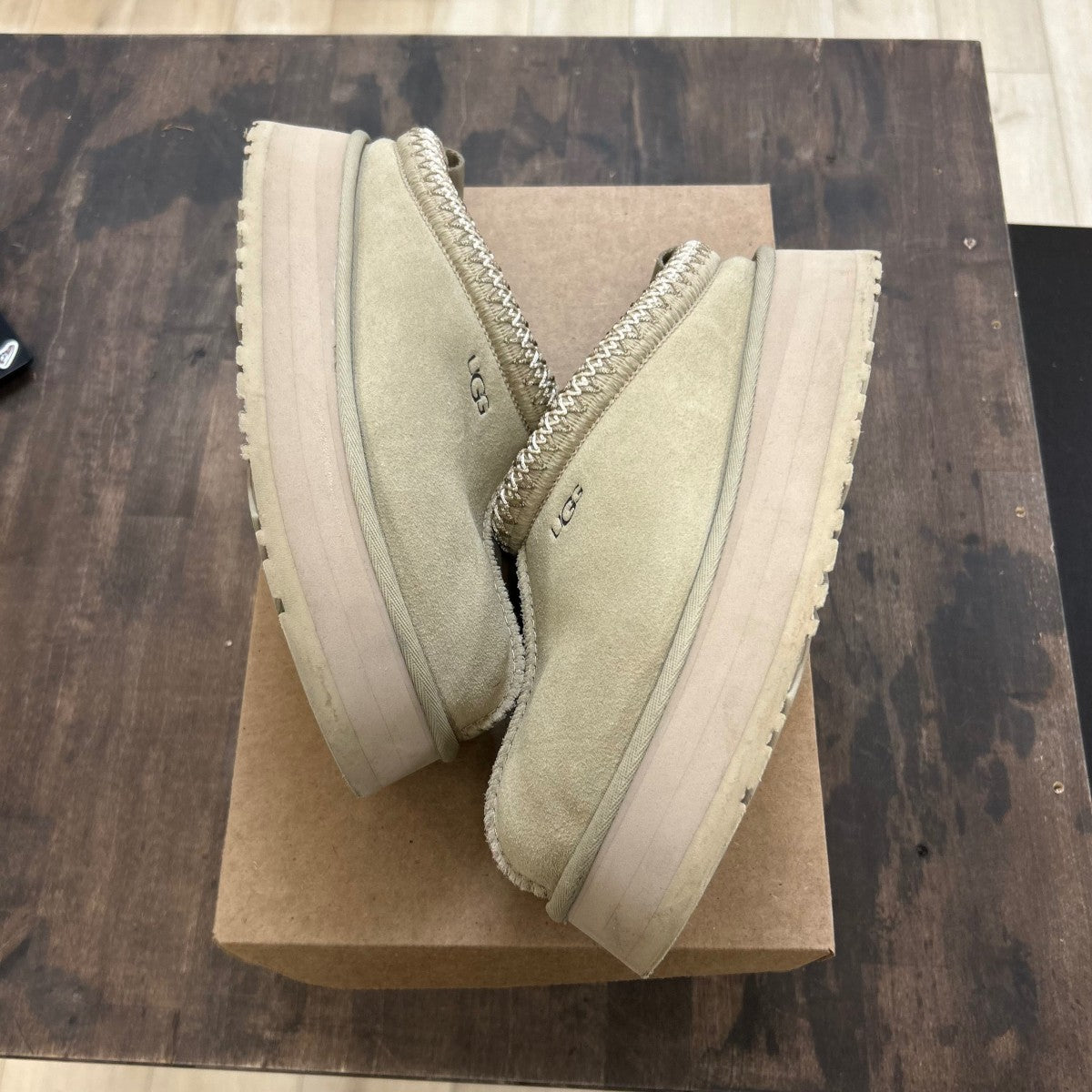 UGG Tazz Slipper Mustard Seed (Women's) Size 8 (Pre-Owned) - Image 1