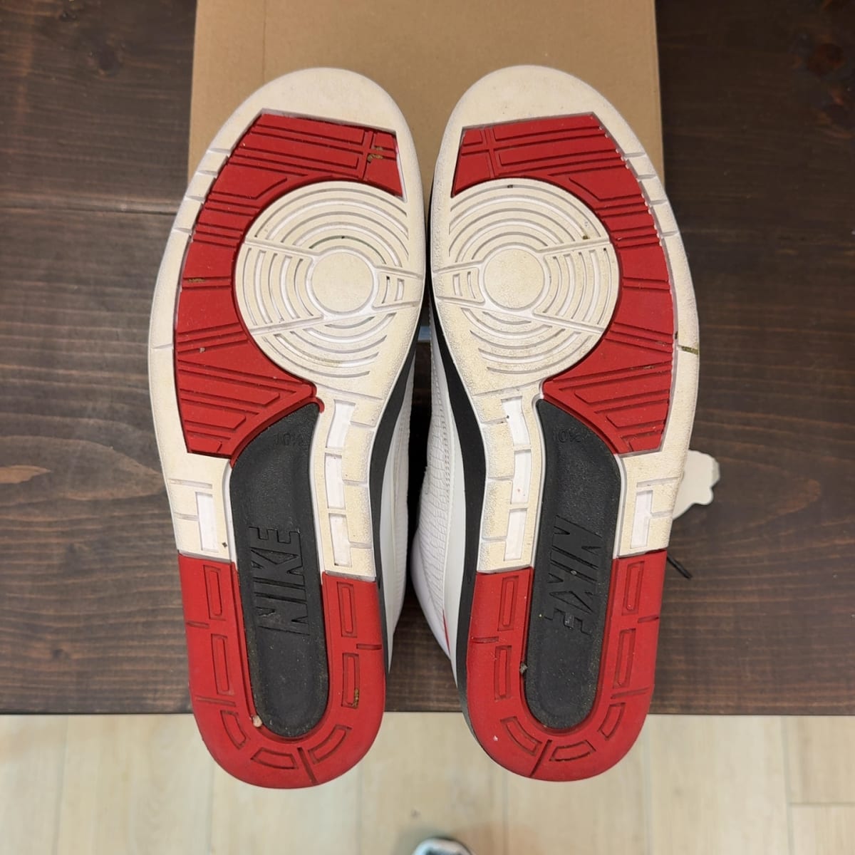 Jordan 2 Retro OG Chicago (2022) Size 10.5 (Pre-Owned) - aux