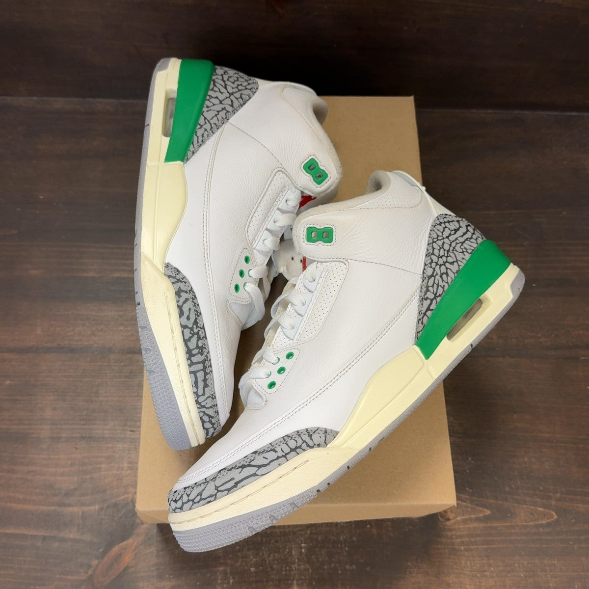 Jordan 3 Retro Lucky Green (Women's) Size 12W (Pre-Owned) - Image 2
